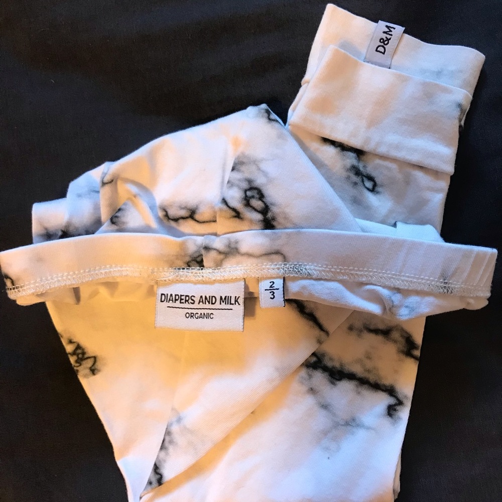 2/3t Diapers and Milk leggings EUC